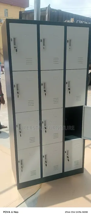 Metal Lockers 12 Doors