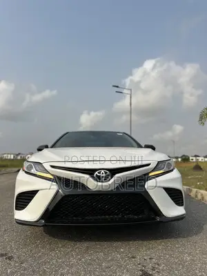 Toyota Camry XSE FWD 2020 White