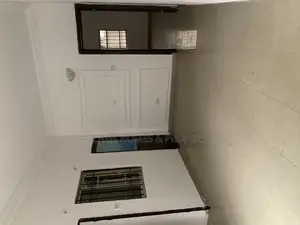 1bdrm Apartment in In A Mini Estate, Lekki for rent