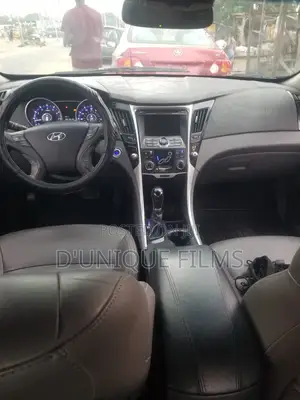 Hyundai Sonata Limited 2.0T Sedan (2.0L 4cyl 6A) 2011 Blue