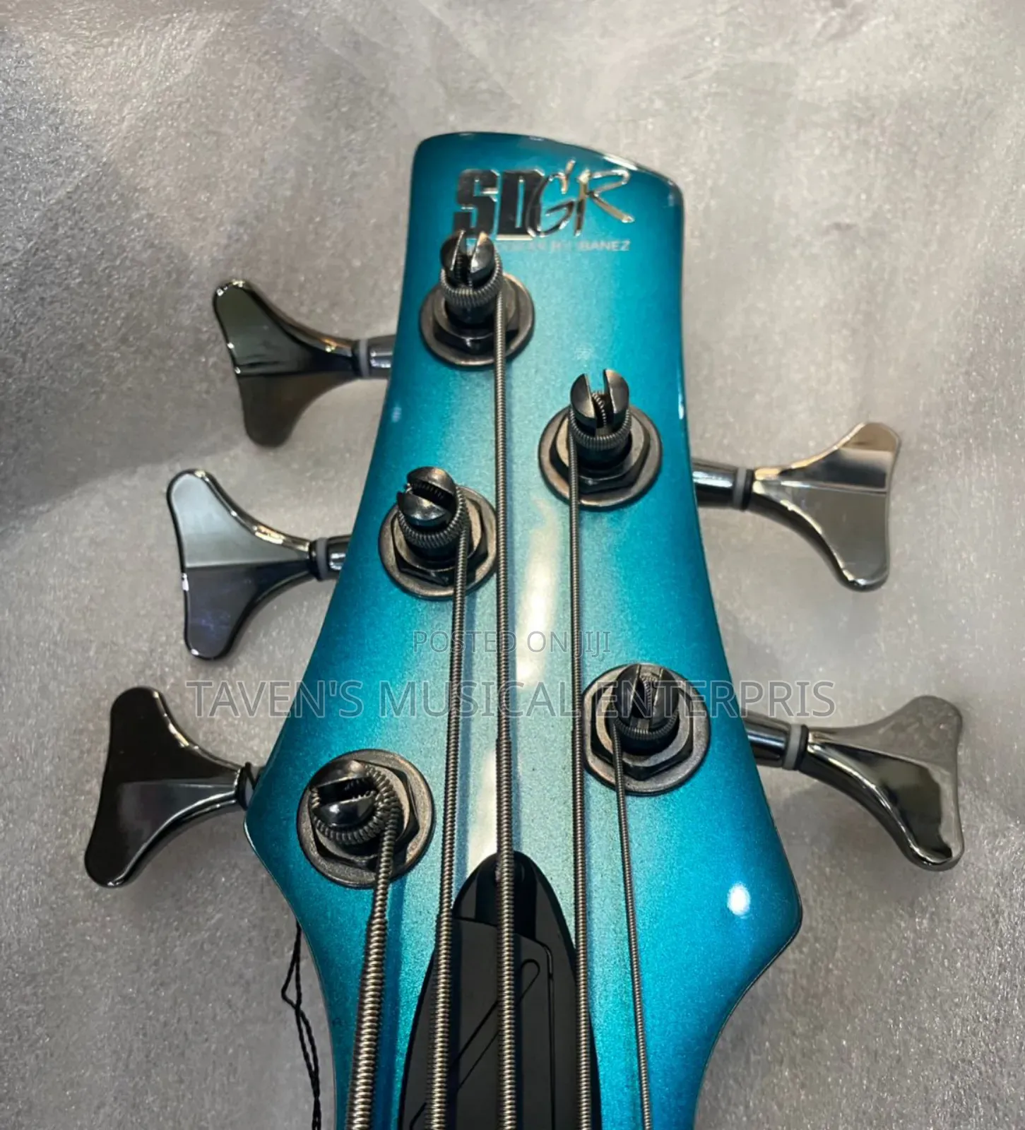 Ibanez Sr305e-Dot Five String Electric Bass