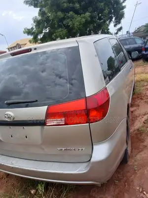 Toyota Sienna 2007 Silver