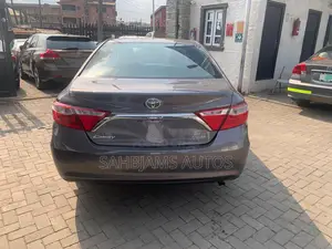 Toyota Camry LE 4dr Sedan (2.5L 4cyl 6A) 2017 Brown