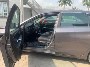 Toyota Camry LE 4dr Sedan (2.5L 4cyl 6A) 2017 Brown