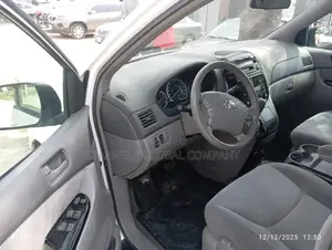 Toyota Sienna 2007 White