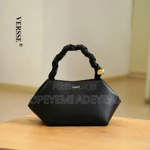 Curve Versse Bag