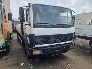 Mercedes 814 Truck