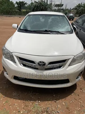 Toyota Corolla LE 4dr Sedan (1.8L 4cyl 4A) 2012 White