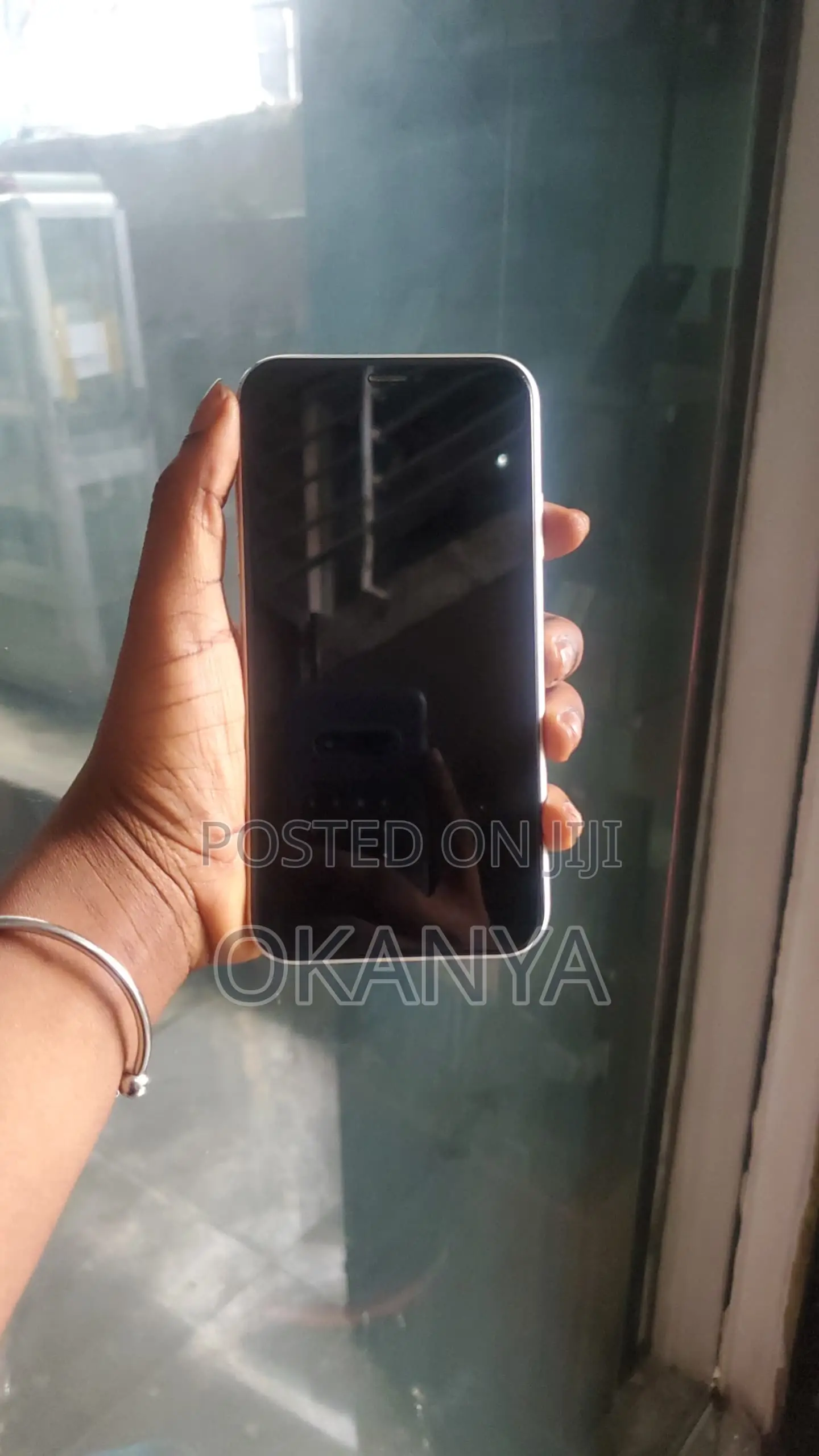 Apple iPhone XR 64 GB White