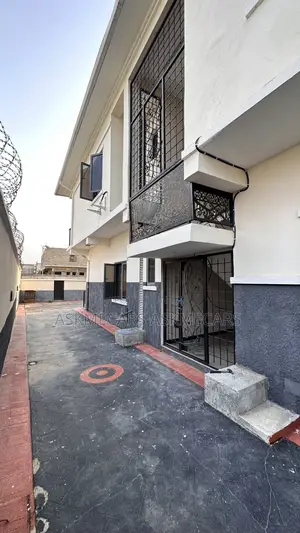 2bdrm Room & Parlour in Abrahim Adesanya, Ajah for rent