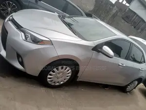 Toyota Corolla LE 4dr Sedan (1.8L 4cyl CVT) 2014 Silver
