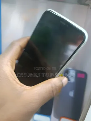 Apple iPhone XR 128 GB White