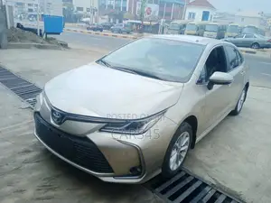 Toyota Corolla 2021 Gold