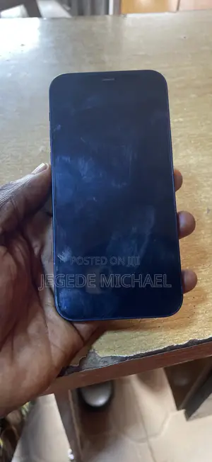 Apple iPhone 12 64 GB