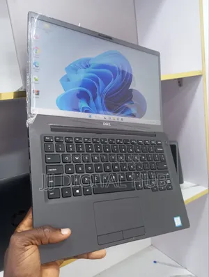 Laptop Dell Latitude 7400 8GB Intel Core i7 SSD 256GB