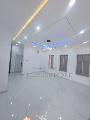 3bdrm Duplex in Estate, Gbagada for sale
