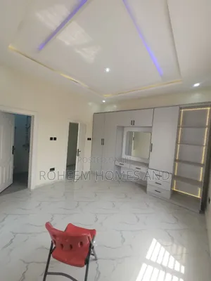 3bdrm Duplex in Estate, Gbagada for sale