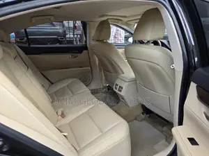 Lexus ES 350 FWD 2013 Black