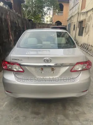 Toyota Corolla 2011 Silver