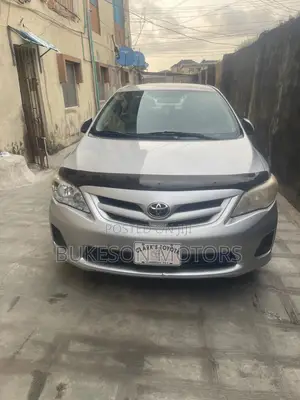 Toyota Corolla 2011 Silver