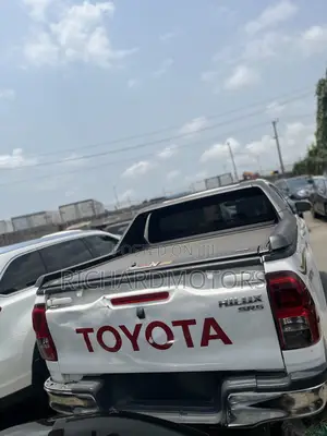 Toyota Hilux Revo Double Cab Petrol 2.7 RWD 2020 White