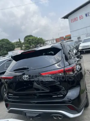 Toyota Highlander XSE 2022 Black