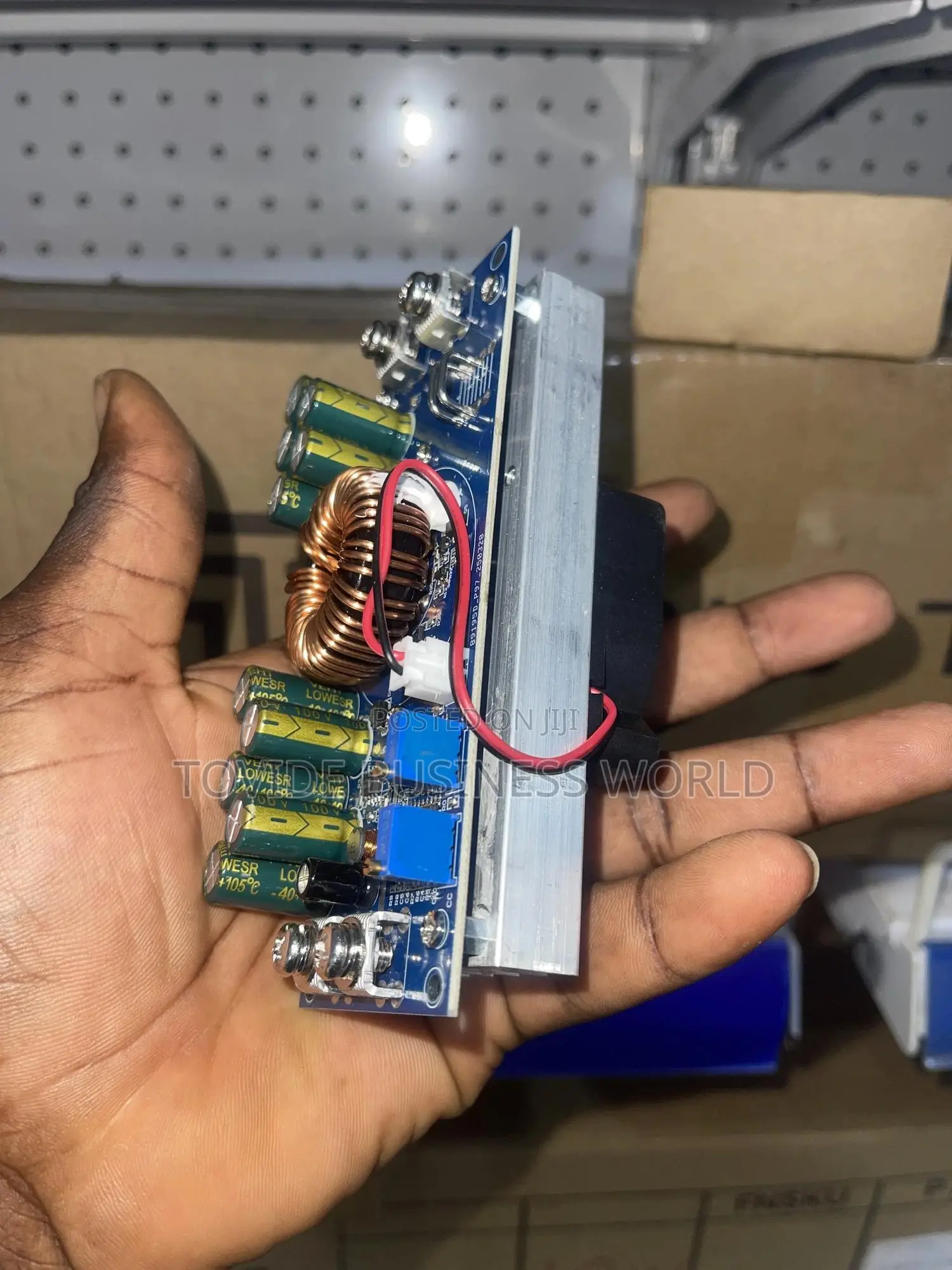 1000w 28a Dc-Dc Step Down (Buck) Converter With Cooling Fan