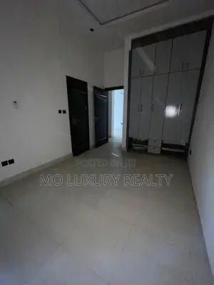 2bdrm Apartment in Lekki Phase 1 for rent