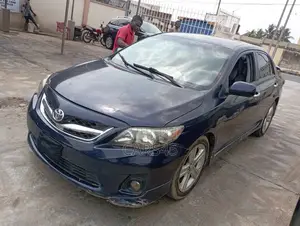 Toyota Corolla 2013 Blue