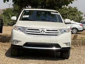 Toyota Highlander Limited 3.5l 4WD 2013 White