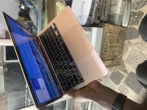 Laptop Apple MacBook Pro 2020 M1 8GB Intel Core M SSD 256GB