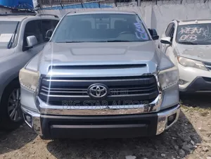 Toyota Tundra SR 4.6L V8 4x4 Double Cab 6.6 ft. box 145.7 in. WB 2016