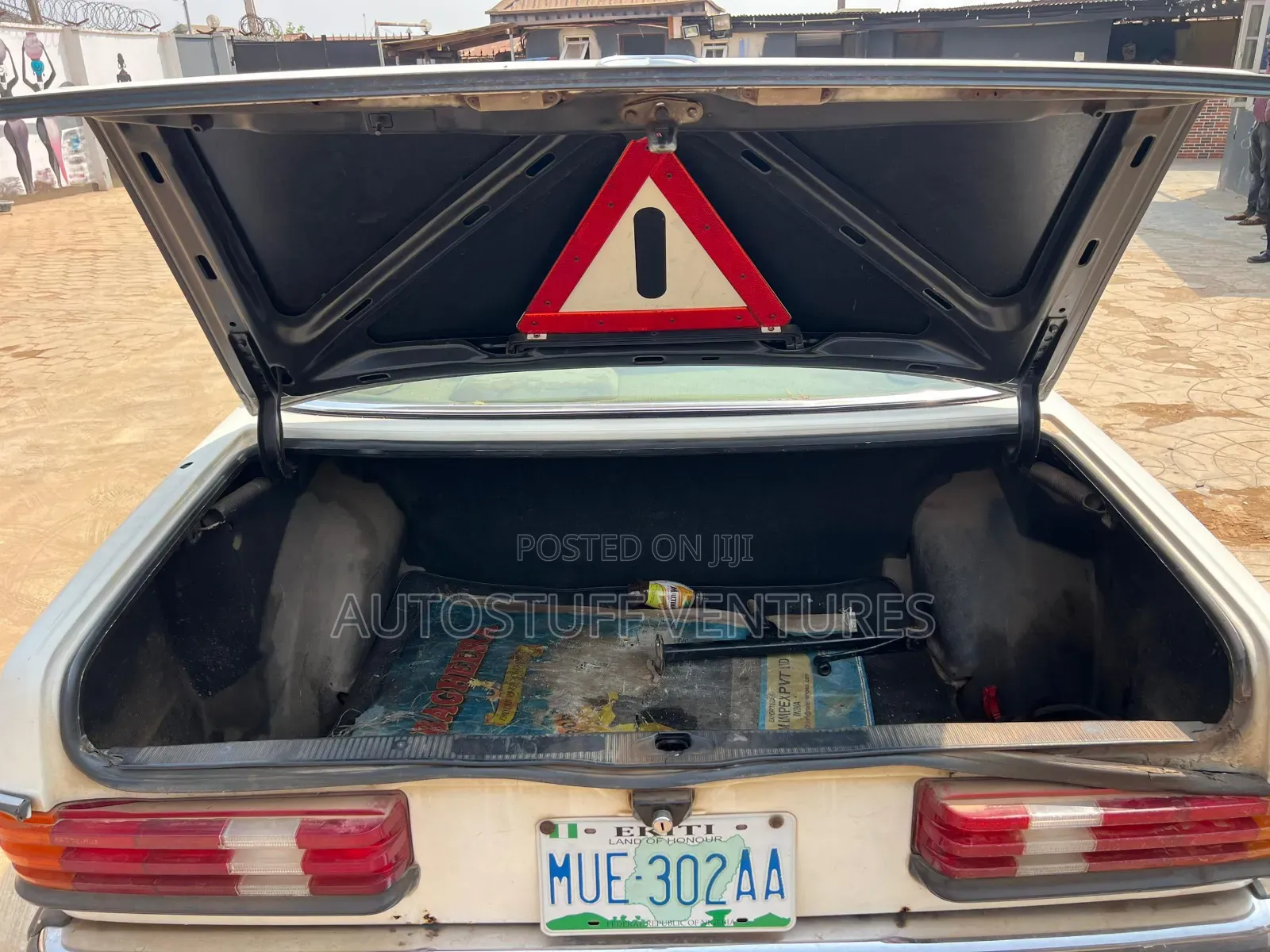 Mercedes-Benz 230E 1982 White