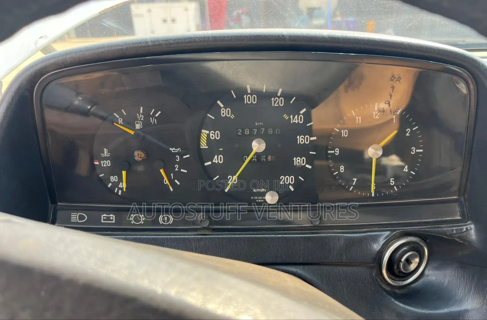 Mercedes-Benz 230E 1982 White