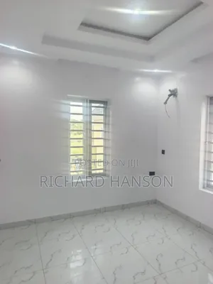 5bdrm Duplex in Estate Behind, Sangotedo for rent