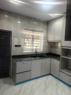 5bdrm Duplex in Estate Behind, Sangotedo for rent