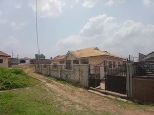 3bdrm Bungalow in Ajila/Akoto Via, Oluyole for sale