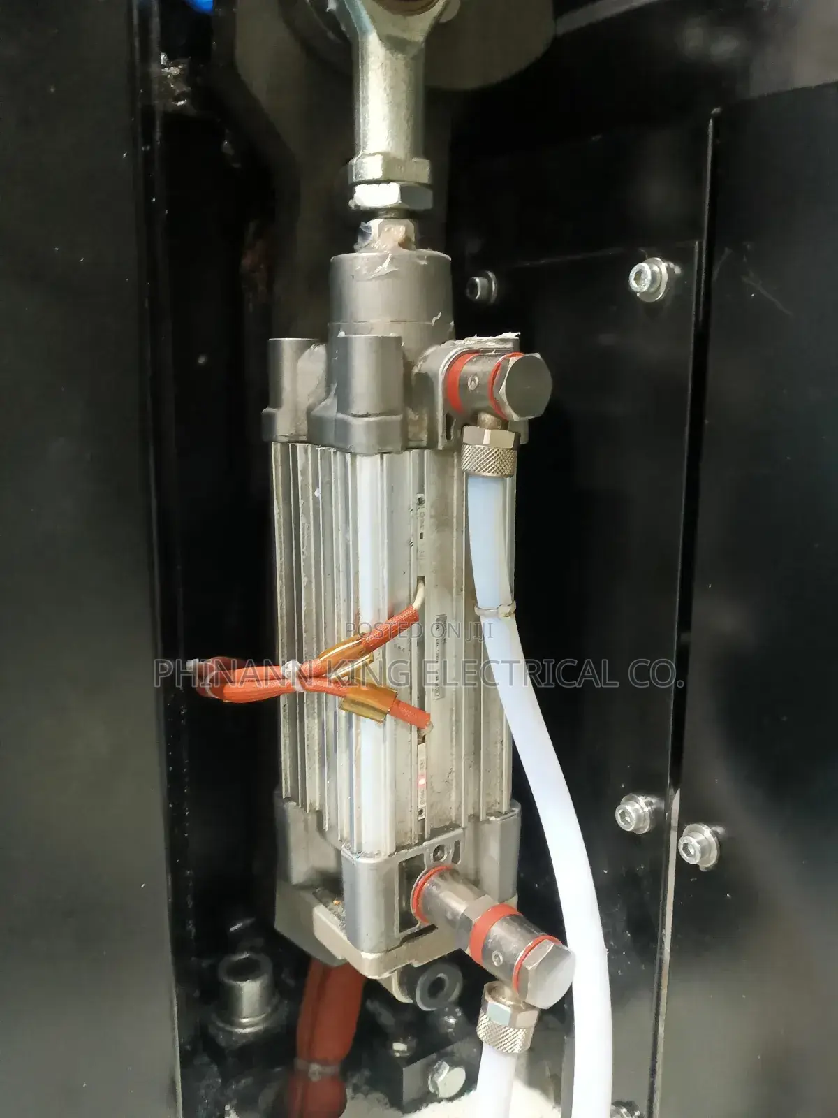Pneumatic Cylinder