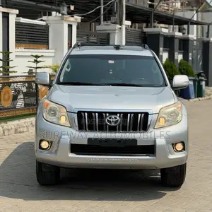 Toyota Land Cruiser Prado 2010 Silver