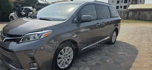 Toyota Sienna 2016 Gray