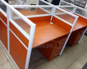 Comfortable 4 Seater Work Station for Sale