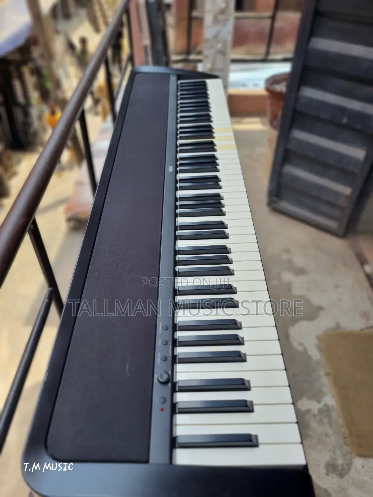 Korg B1 Piano