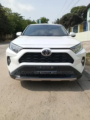 Toyota RAV4 XLE Premium 2022 White