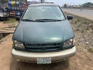Toyota Sienna XLE 1999 Green