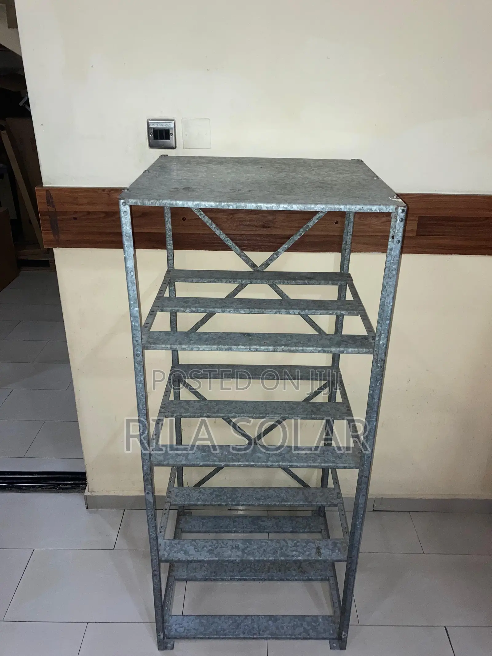 Telecom Rack for 16 Batteries
