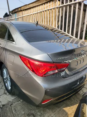 Hyundai Sonata SE 2.0T Sedan FWD (2.0L 4cyl 6A) 2013 Gray