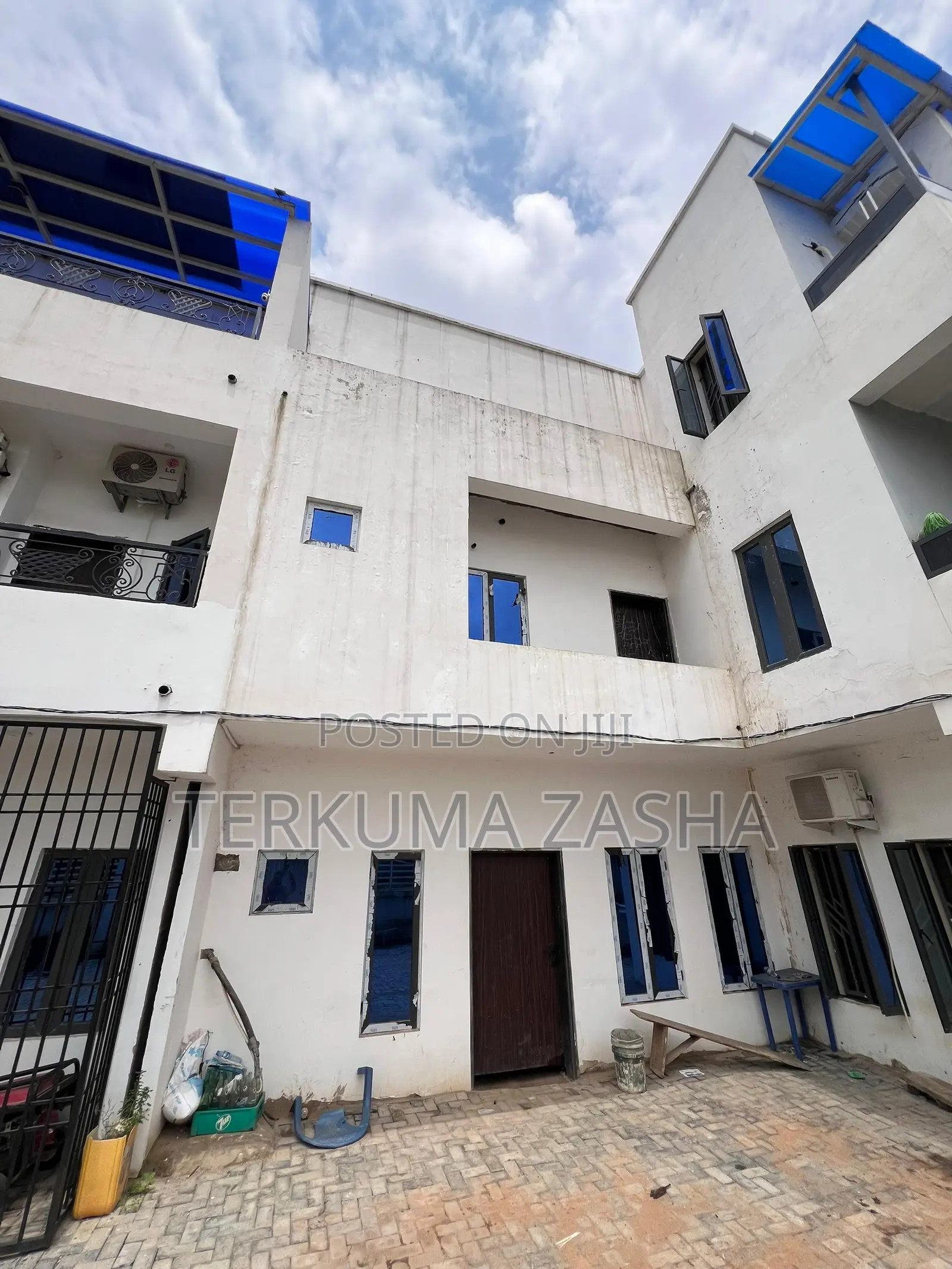 4bdrm Townhouse/Terrace in Mbora for sale