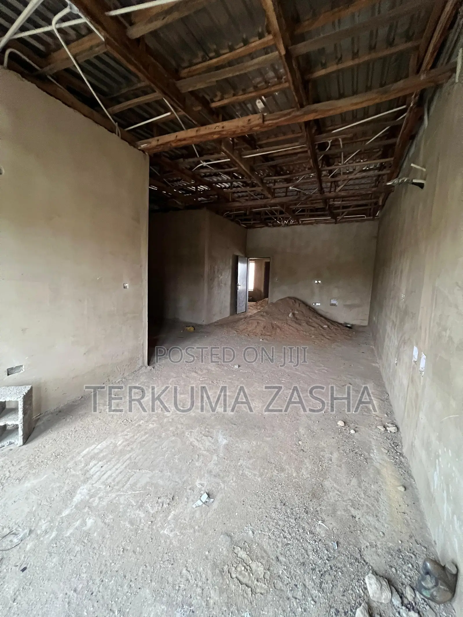 4bdrm Townhouse/Terrace in Mbora for sale