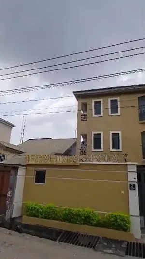 3bdrm Block of Flats in Mini Estate Pedro, Palmgroove for sale