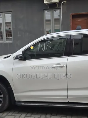 Toyota Highlander XLE 4x4 V6 (3.5L 6cyl 8A) 2017 White